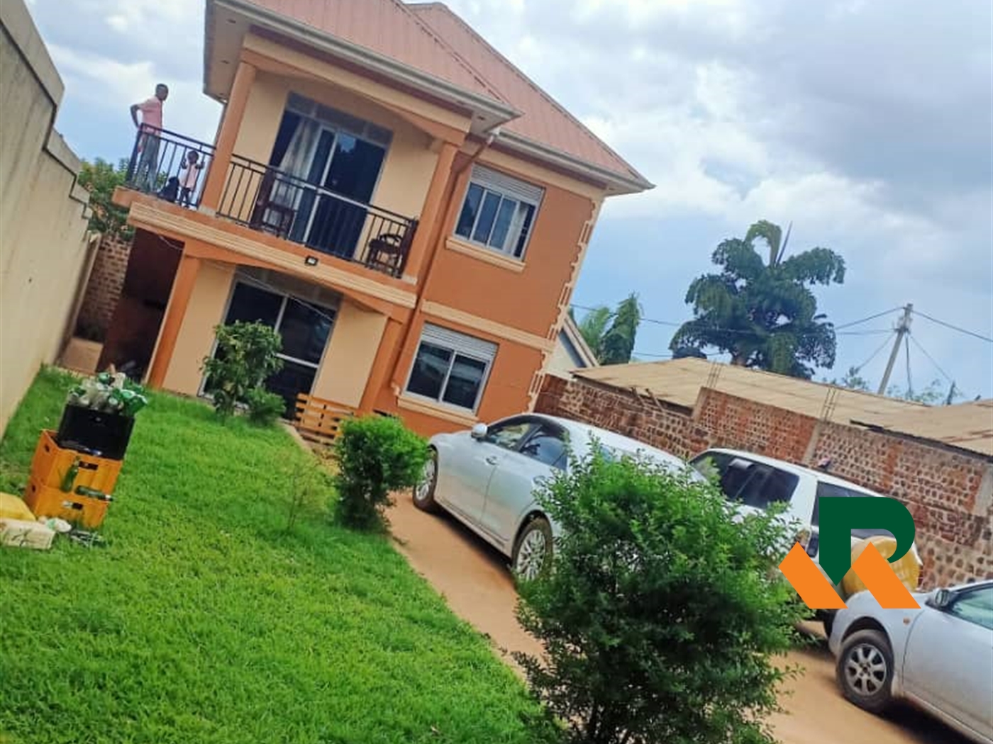 Storeyed house for sale in Kireka Wakiso