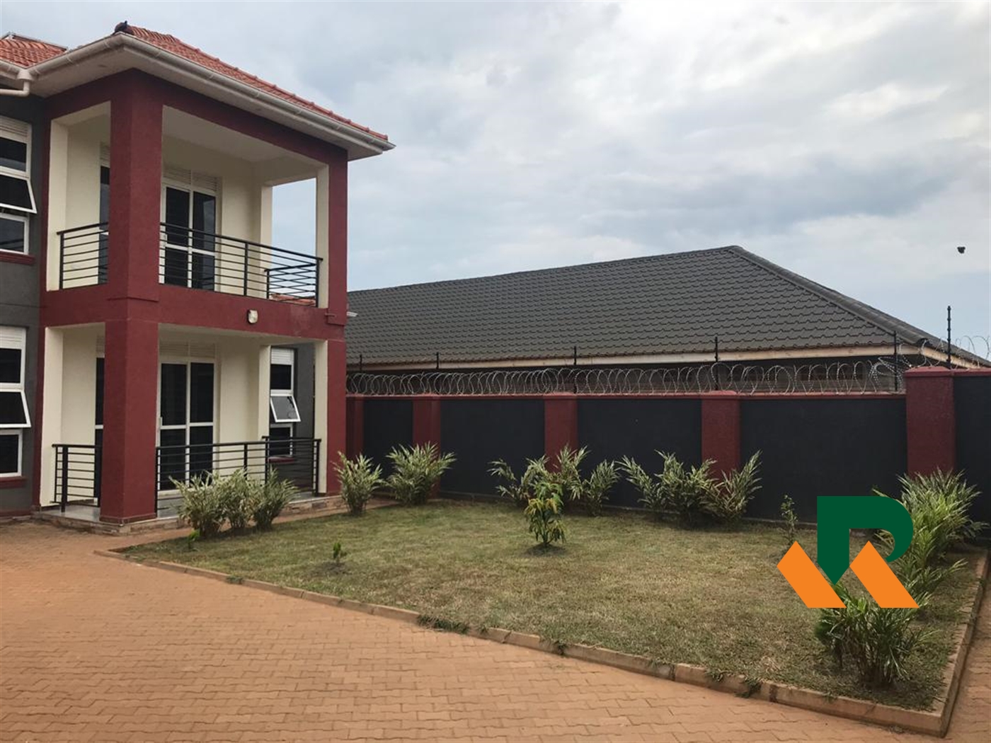 Storeyed house for sale in Mpererwe Wakiso