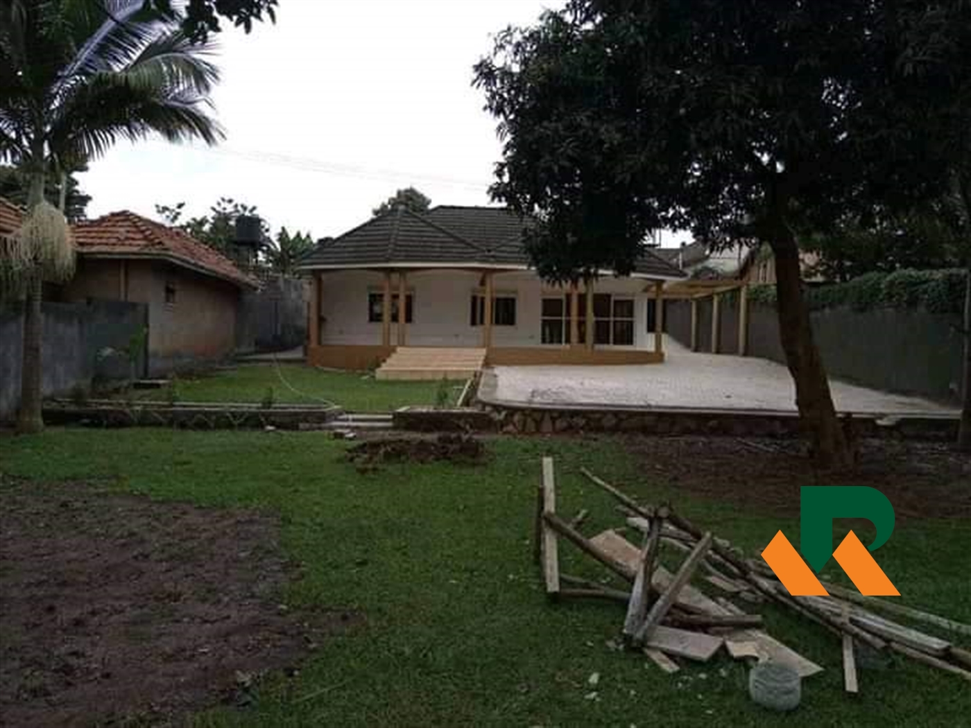 Bungalow for rent in Muyenga Kampala