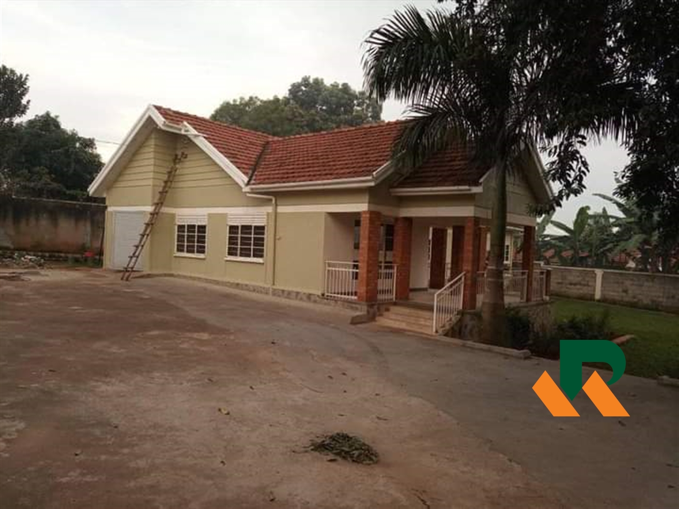 Bungalow for rent in Kansanga Kampala