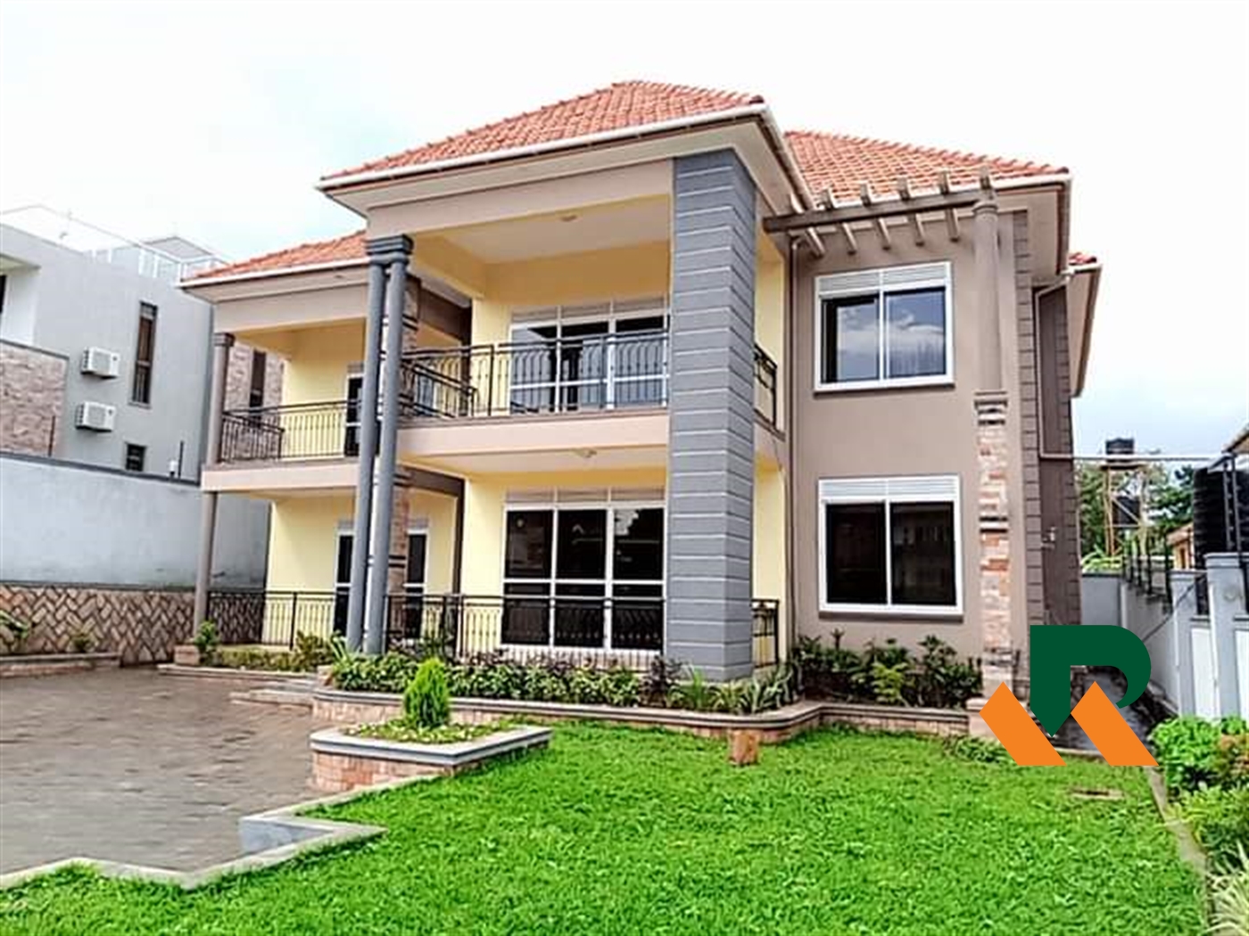 Storeyed house for sale in Kyanja Wakiso