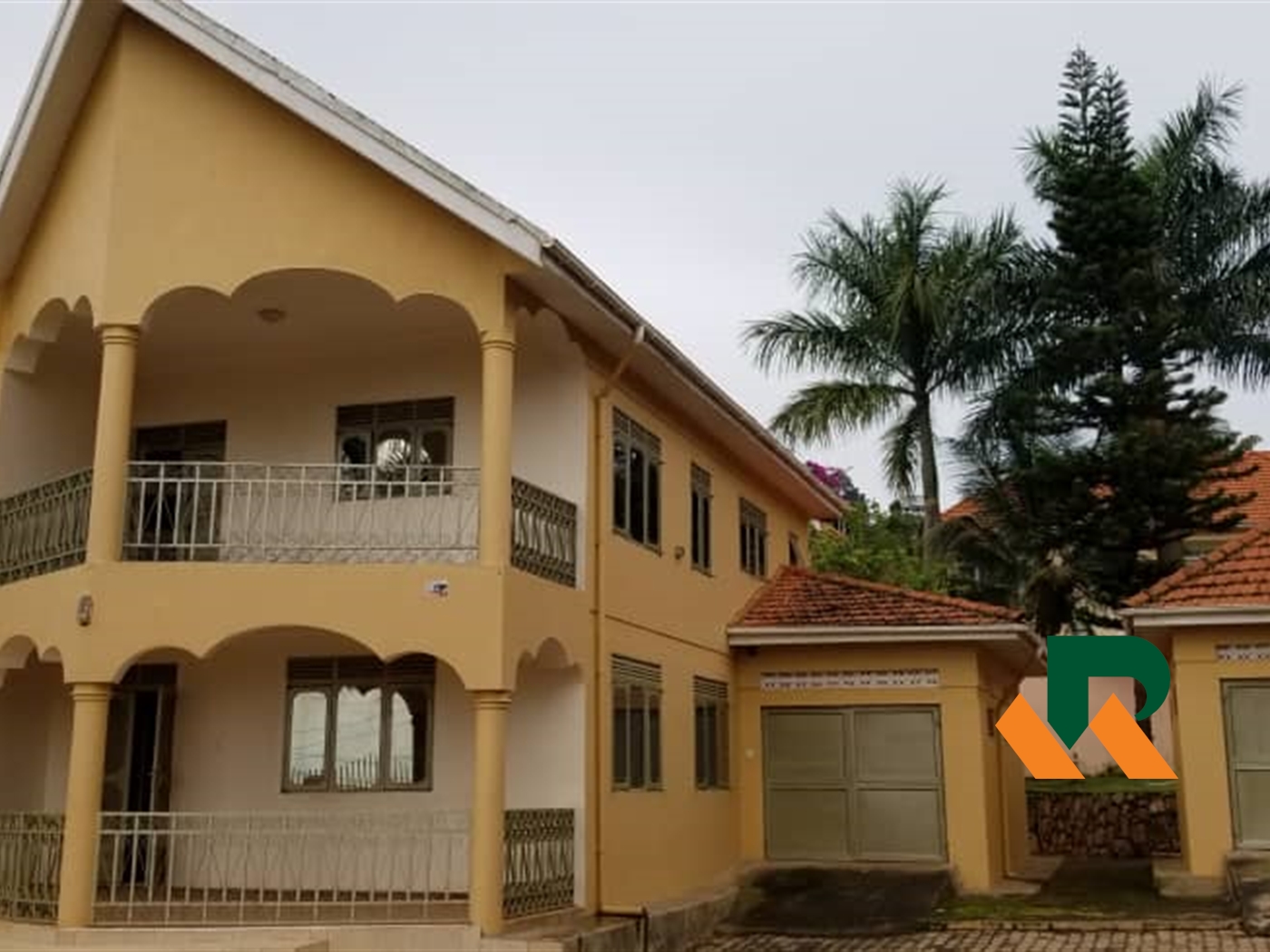 Storeyed house for rent in Mutungo Kampala