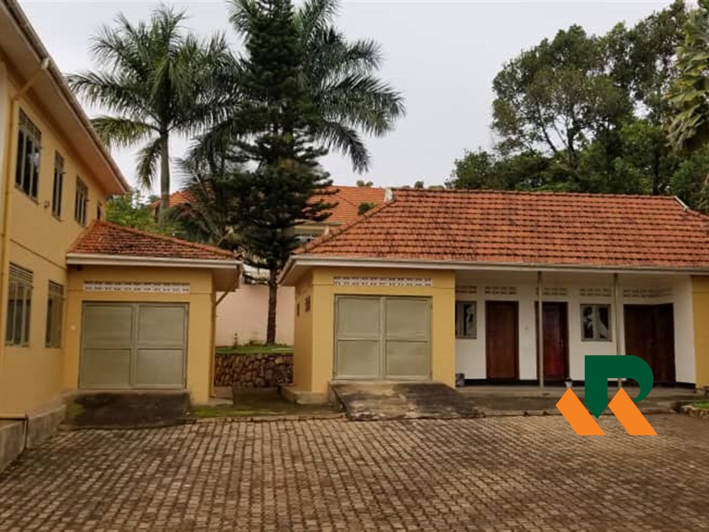 Storeyed house for rent in Mutungo Kampala