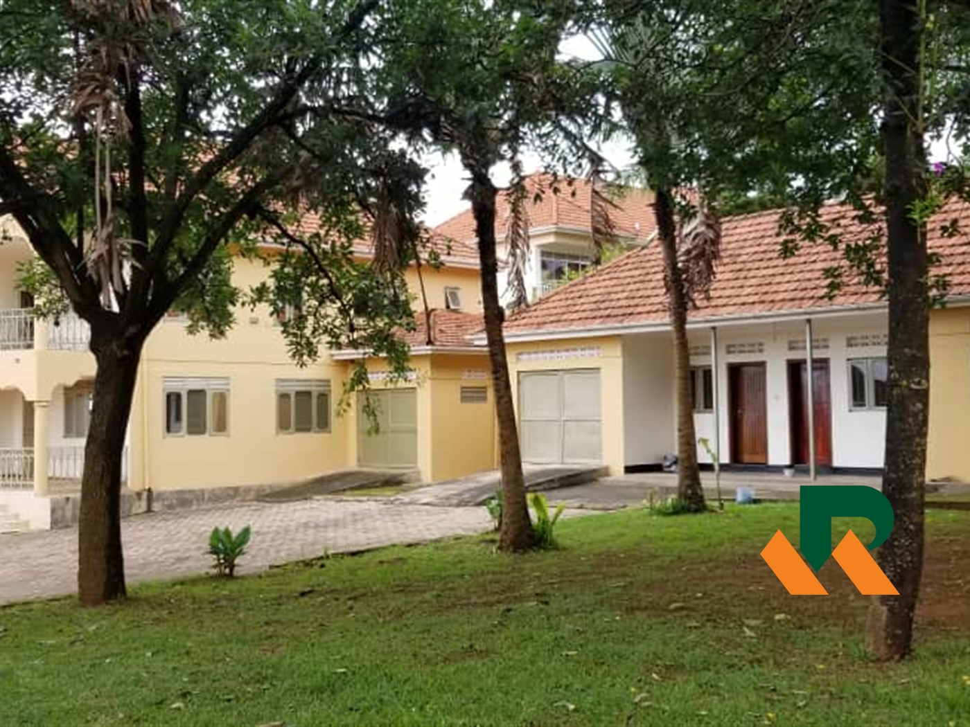 Storeyed house for rent in Mutungo Kampala