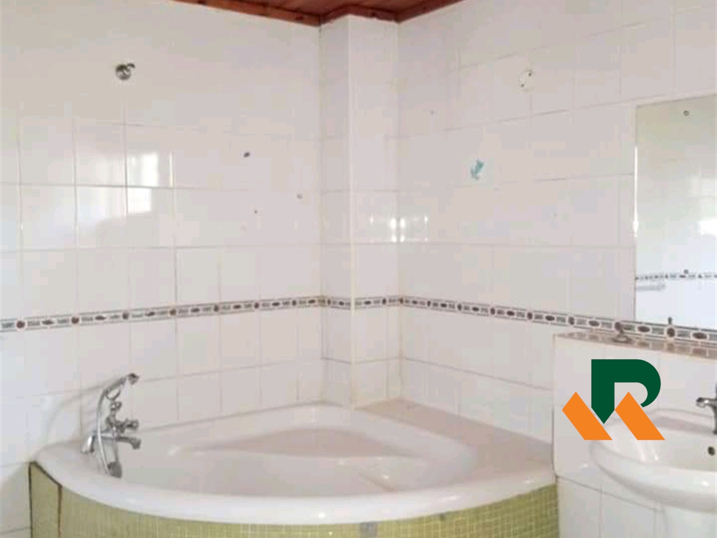 Town House for rent in Kololo Kampala