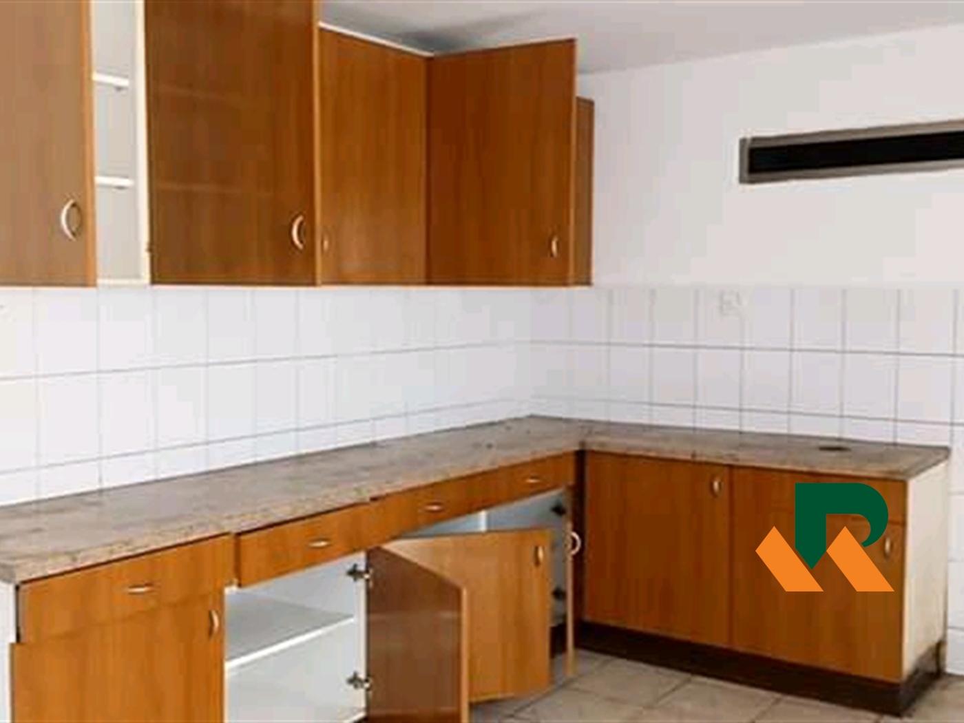 Town House for rent in Kololo Kampala