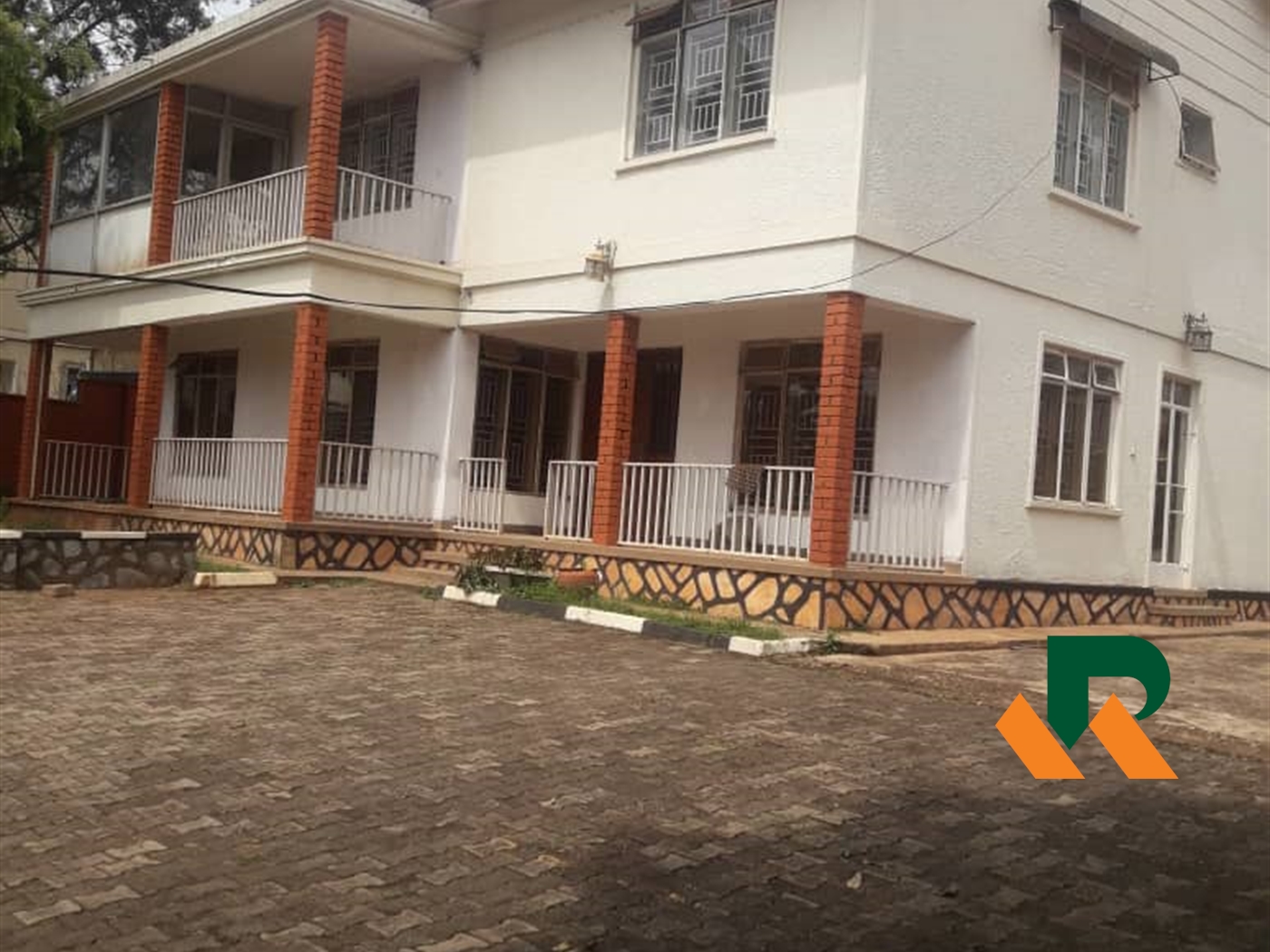 Storeyed house for rent in Muyenga Kampala