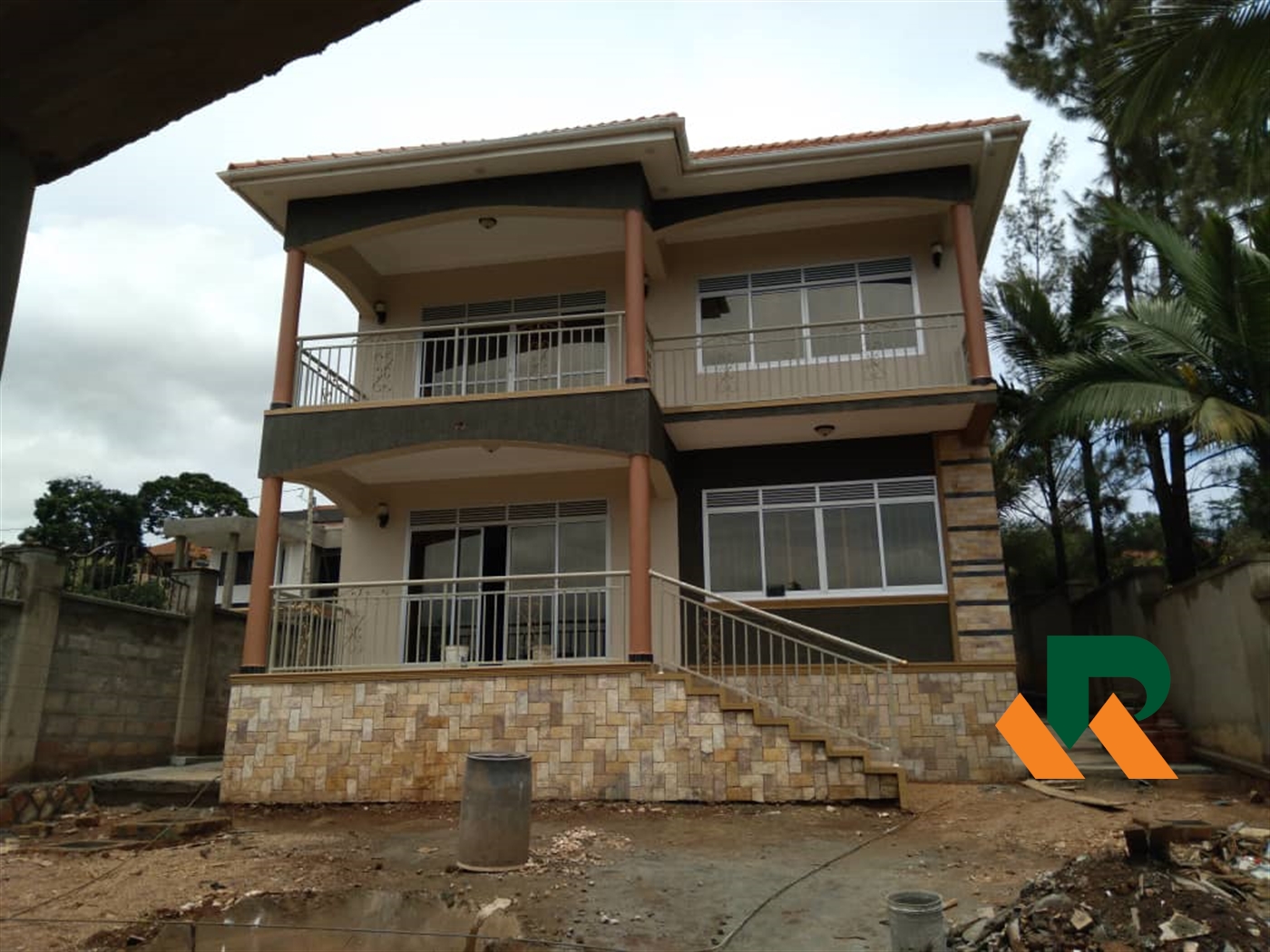 Storeyed house for sale in Bwebajja Wakiso