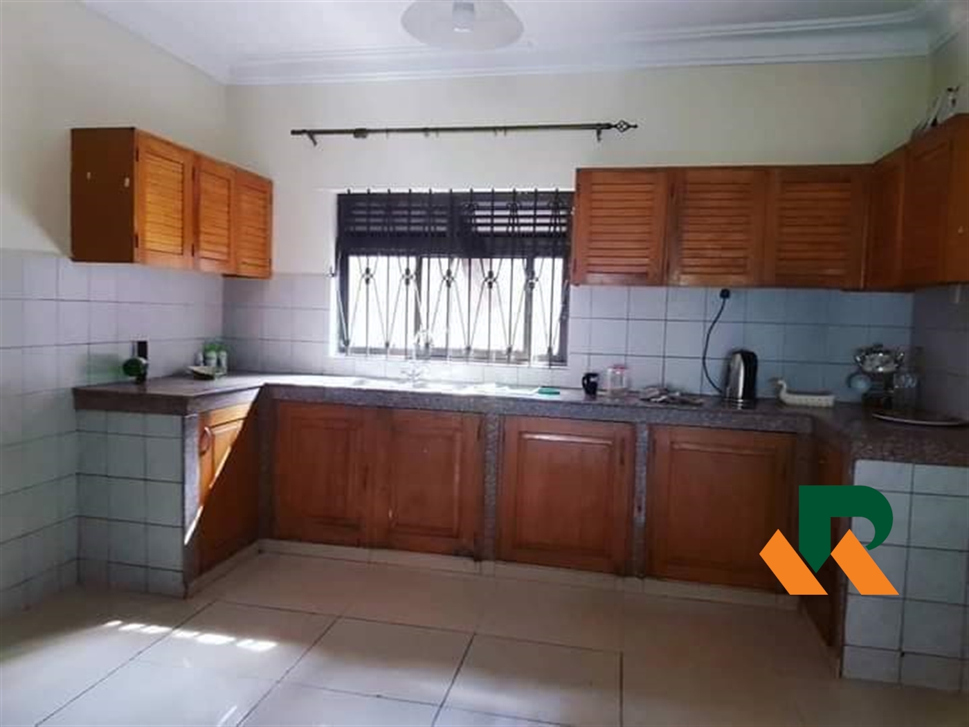 Storeyed house for rent in Muyenga Kampala