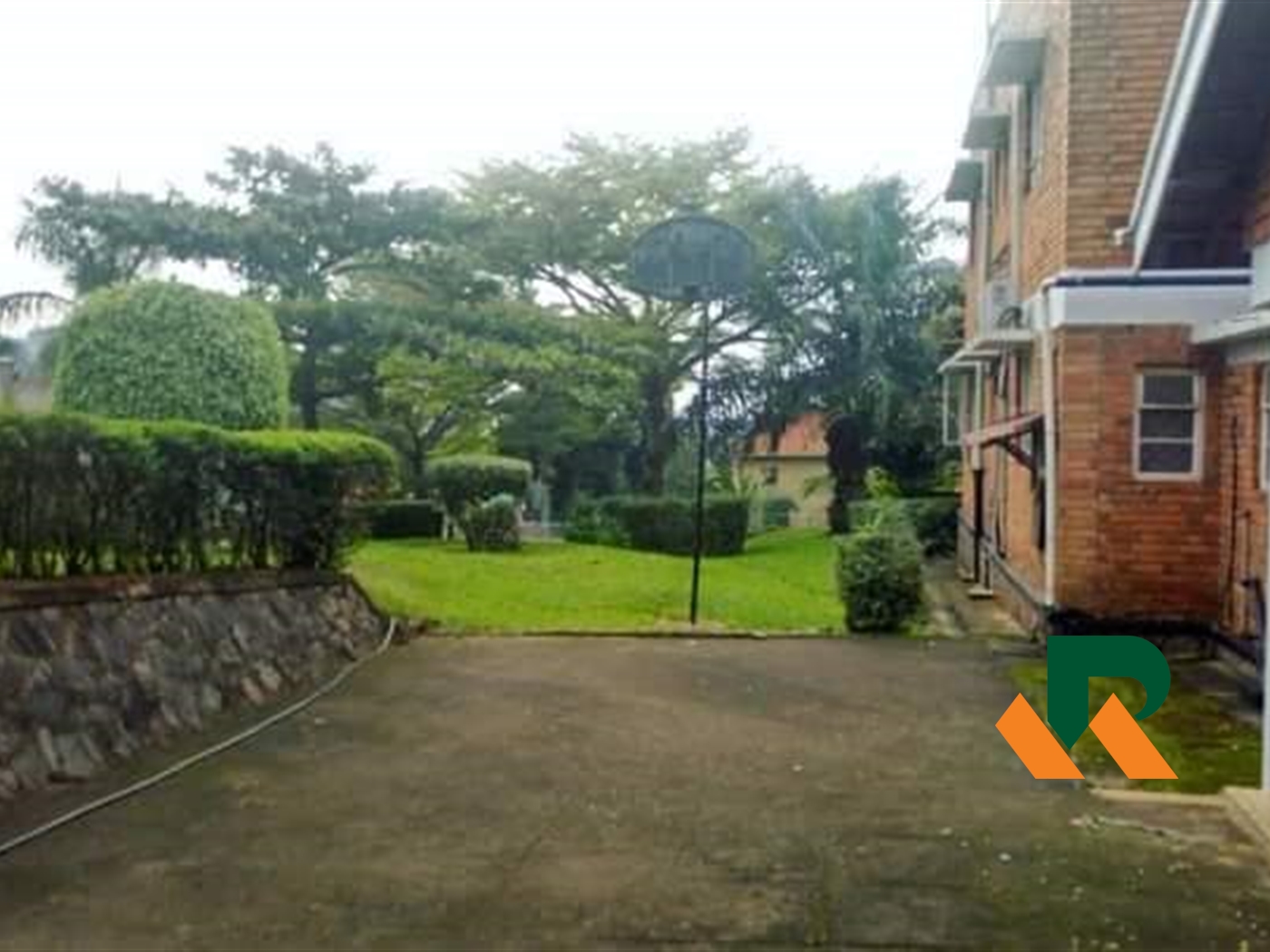 Storeyed house for rent in Muyenga Kampala