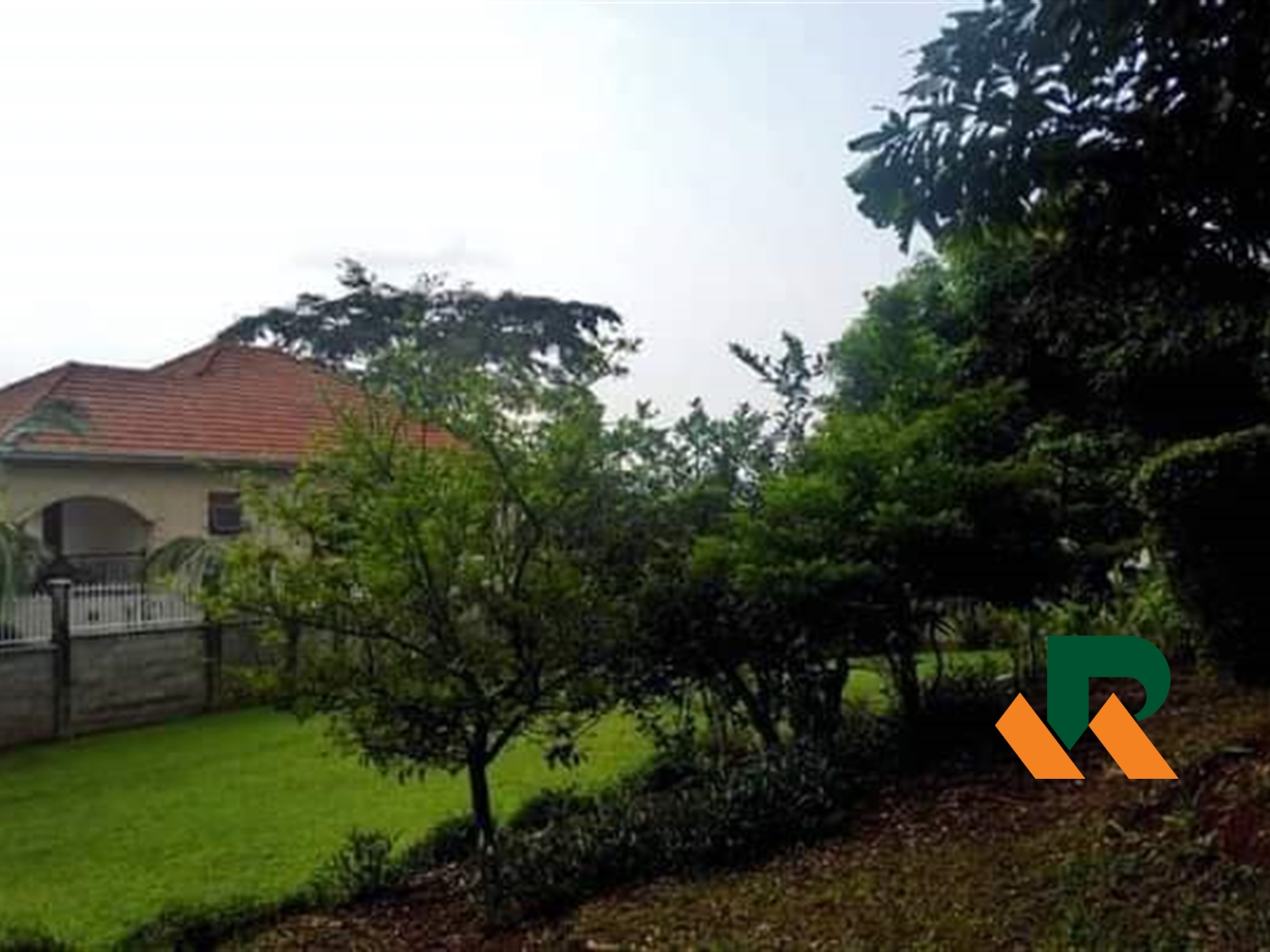 Storeyed house for rent in Muyenga Kampala