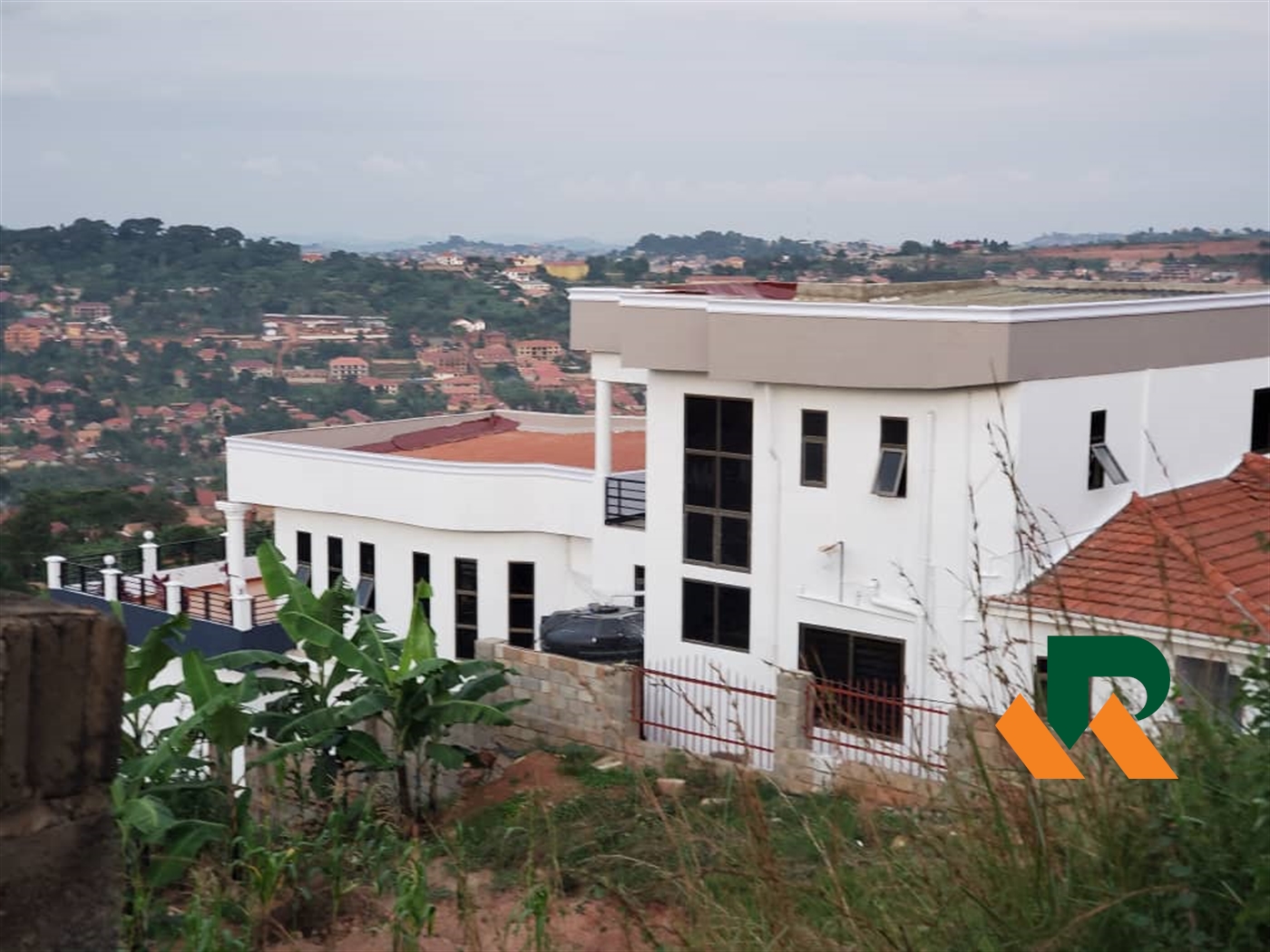 Storeyed house for sale in Seguku Wakiso