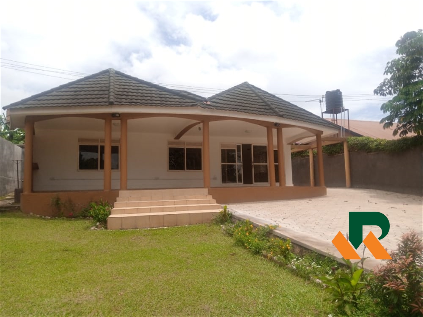 Bungalow for rent in Muyenga Kampala