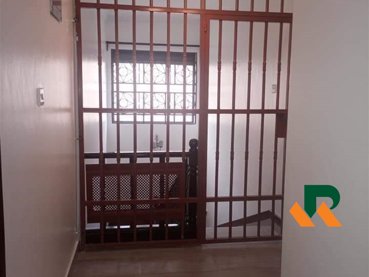 Storeyed house for rent in Bugoloobi Kampala