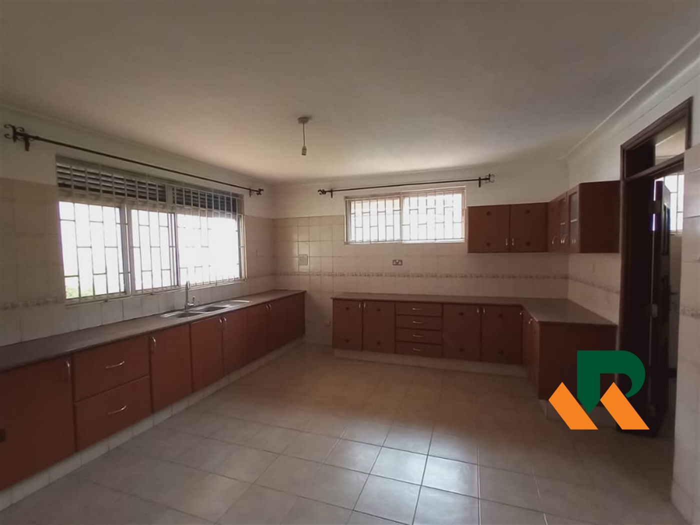 Bungalow for rent in Kololo Kampala