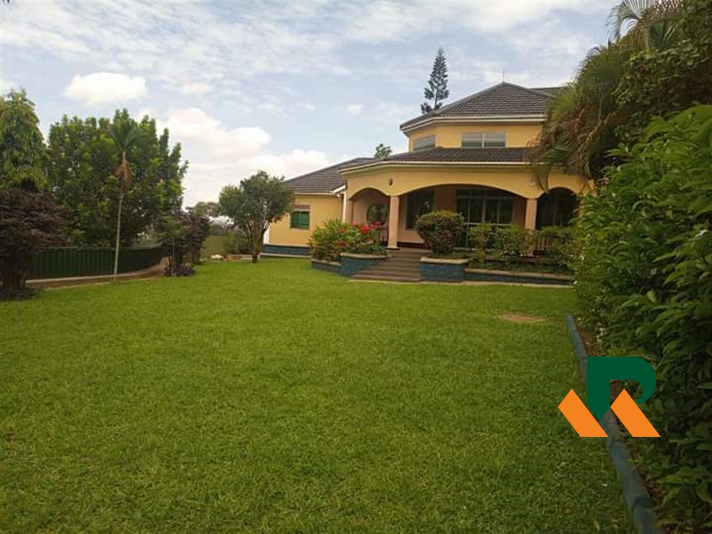 Bungalow for sale in Naguru Kampala