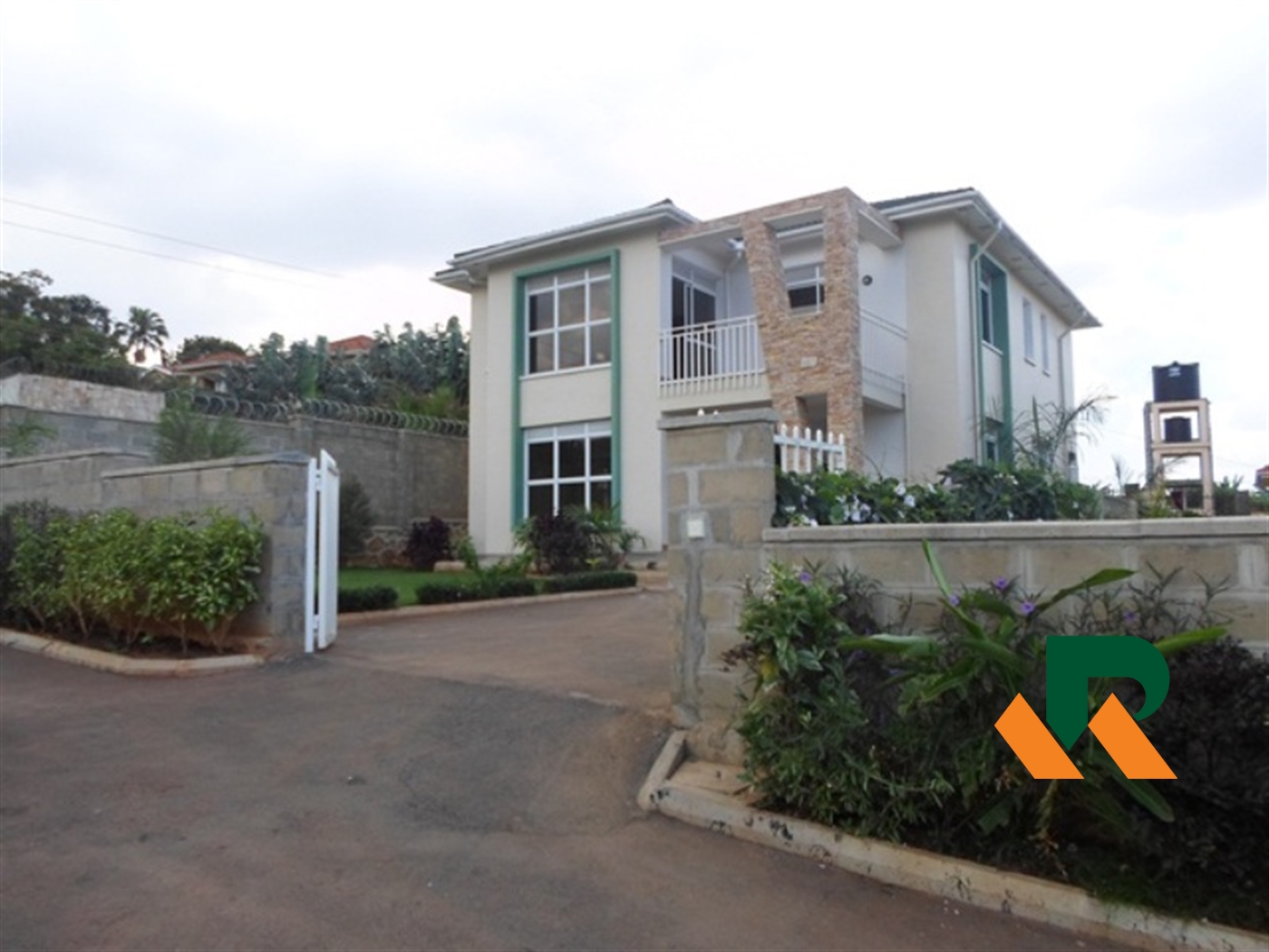 Villa for sale in Lubowa Wakiso