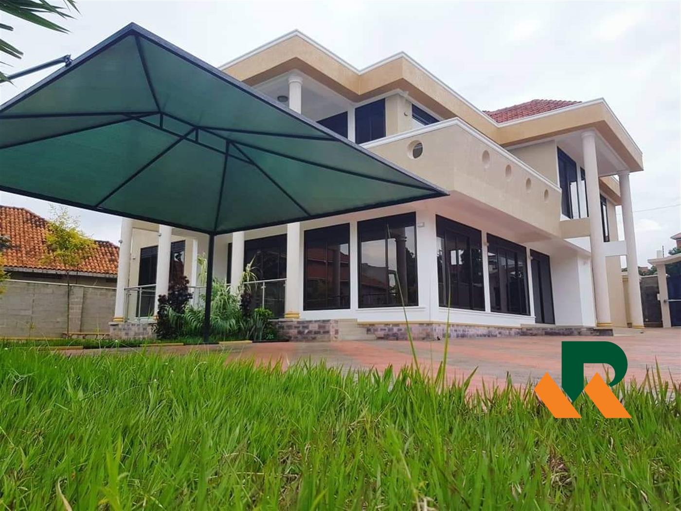 Mansion for rent in Munyonyo Kampala