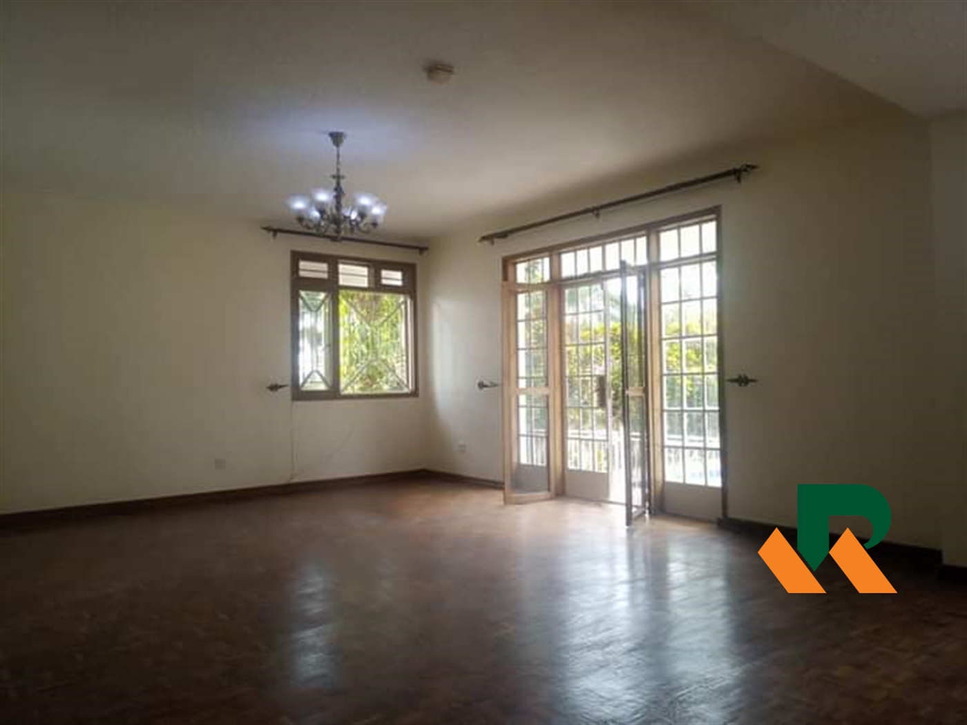 Storeyed house for rent in Bugoloobi Kampala