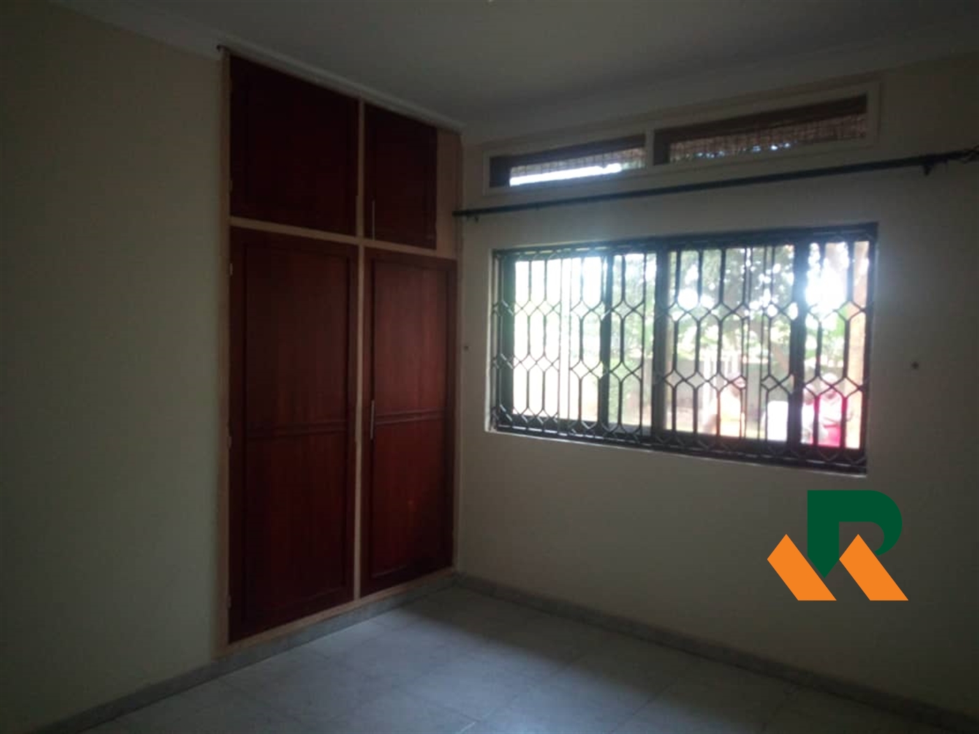 Bungalow for sale in Bugoloobi Kampala