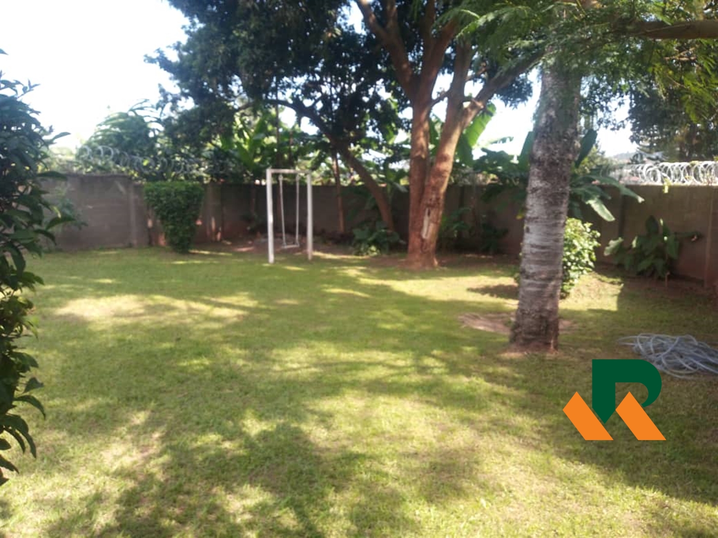 Bungalow for sale in Bugoloobi Kampala