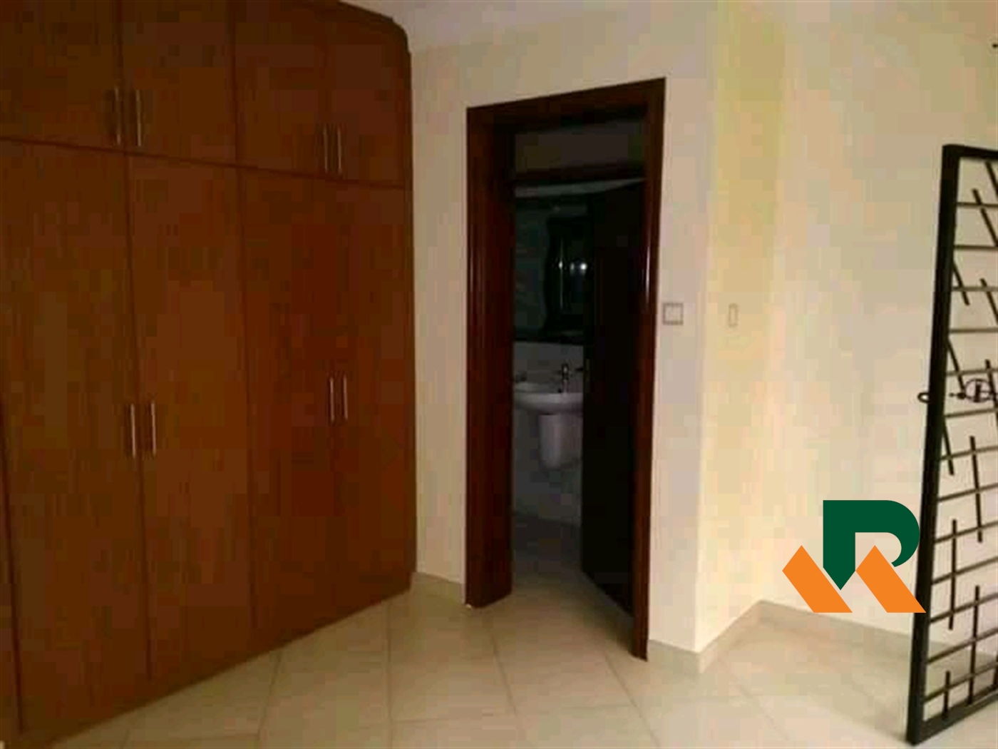 Storeyed house for rent in Bugoloobi Kampala