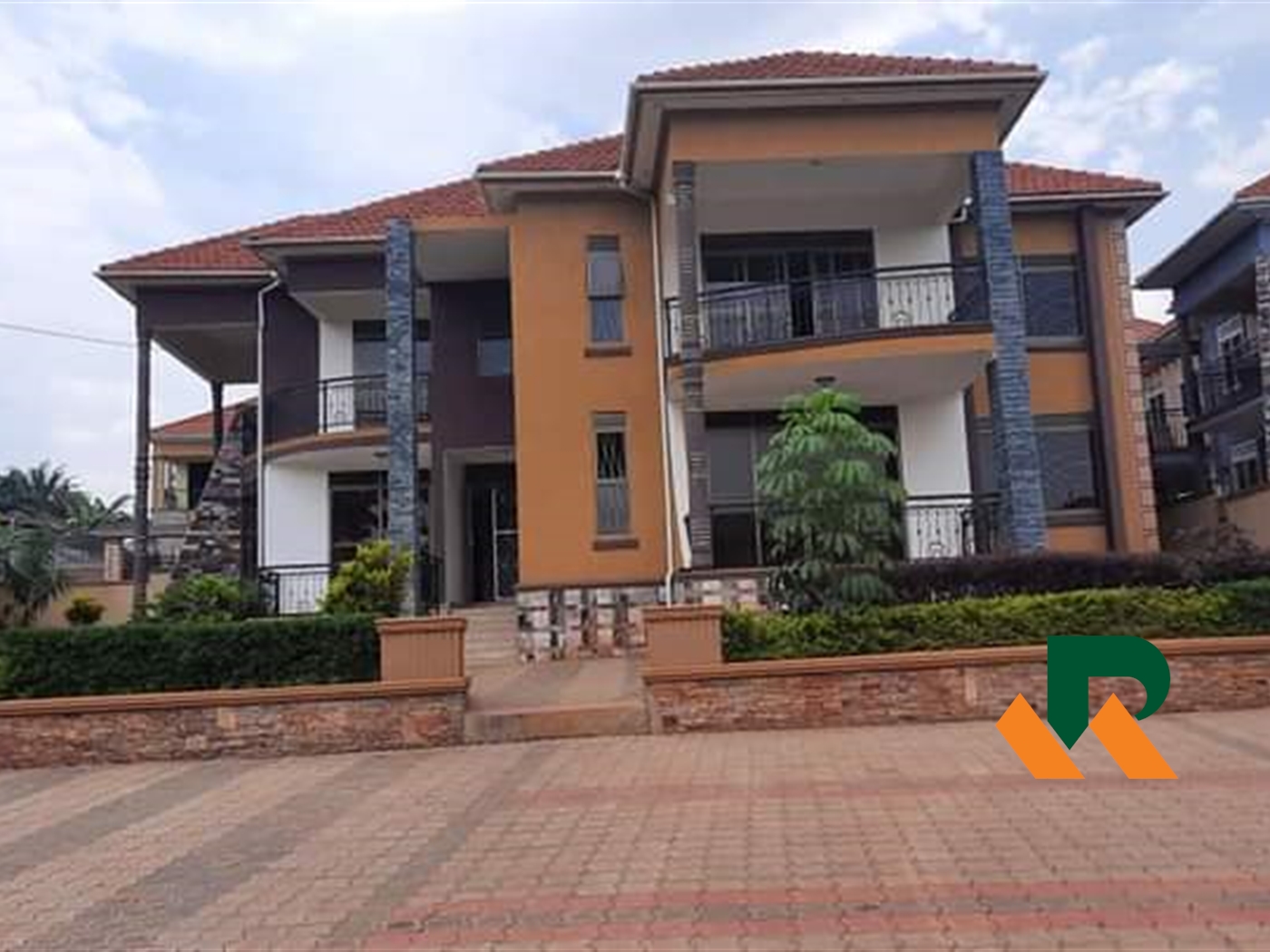 Storeyed house for sale in Kiwaatule Kampala