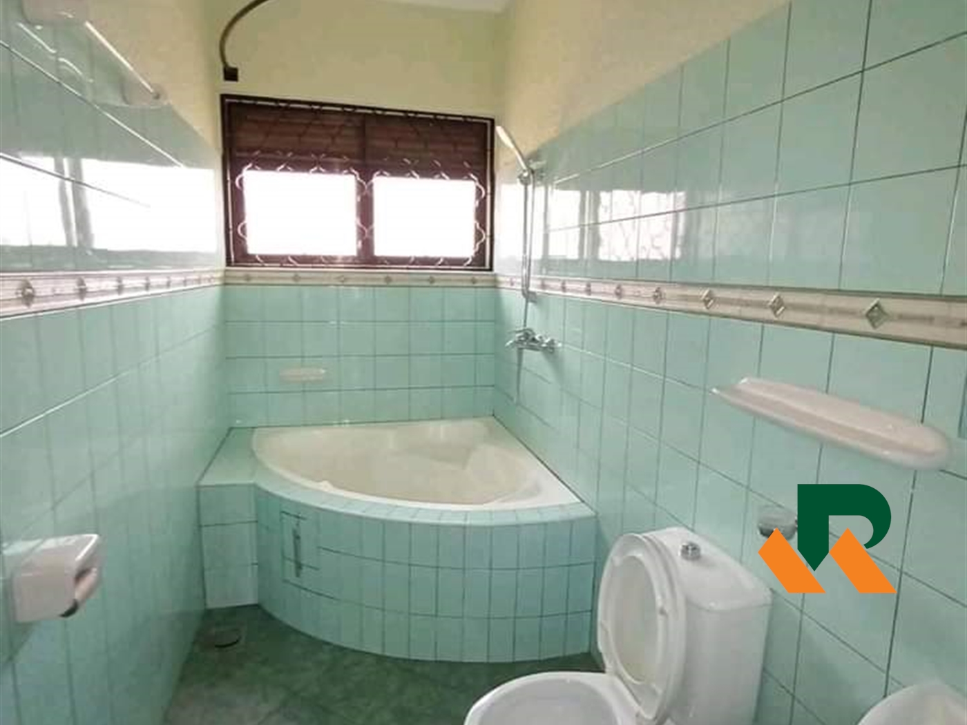 Town House for rent in Muyenga Kampala