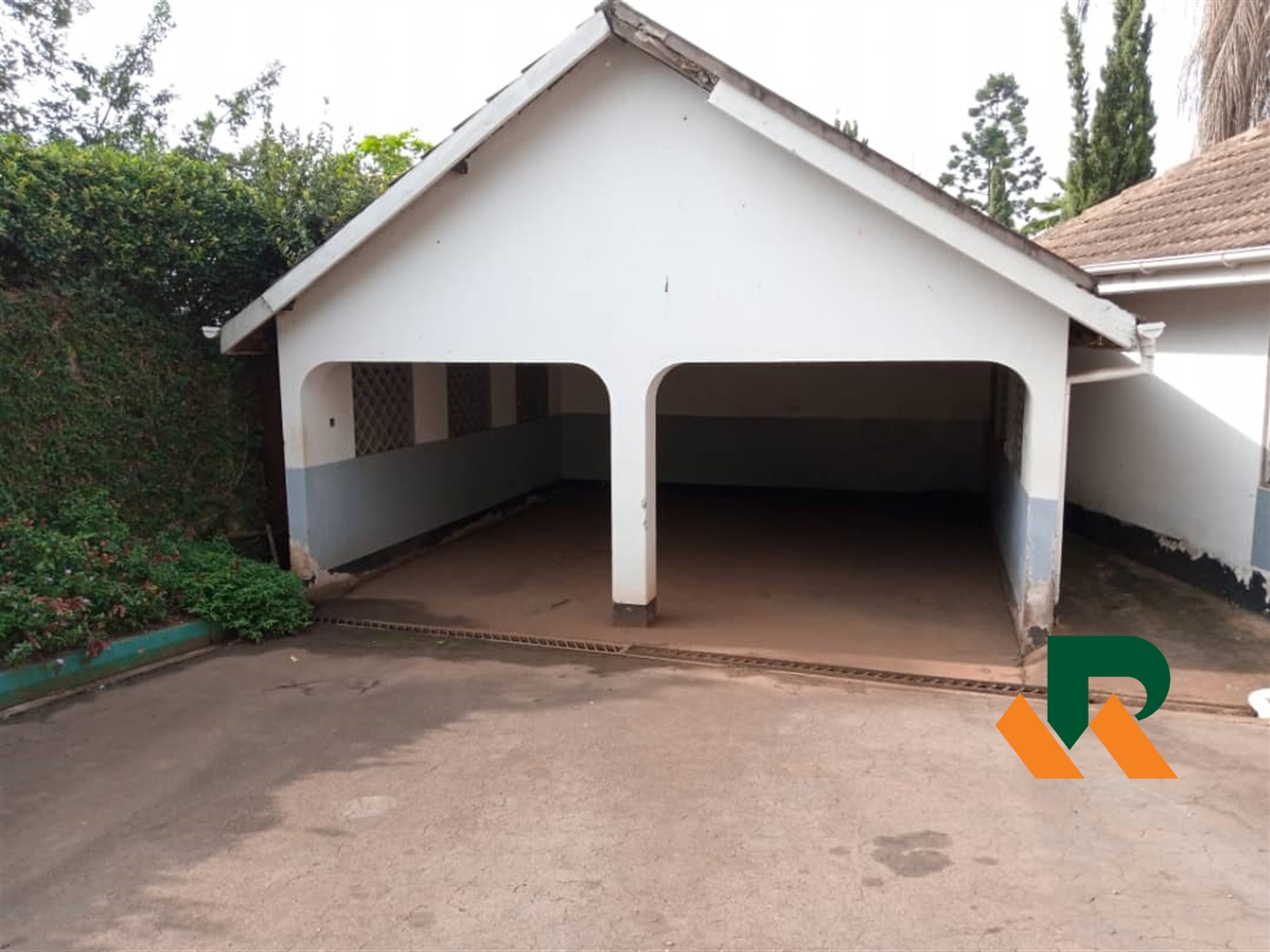 Storeyed house for rent in Muyenga Kampala