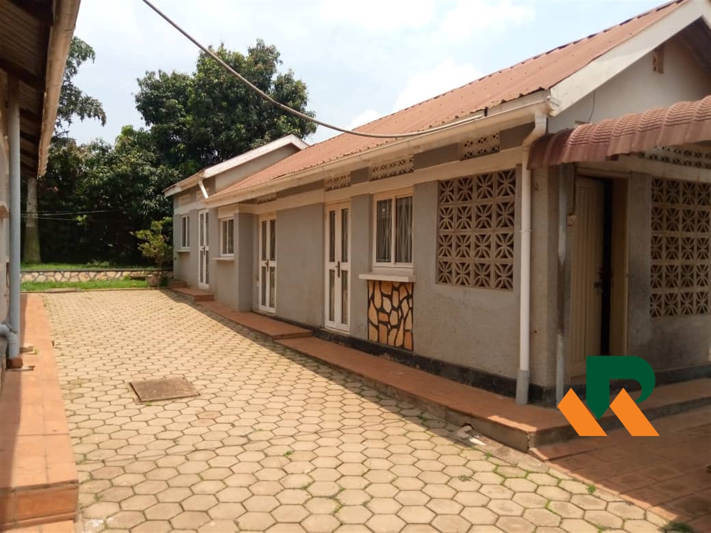 Bungalow for rent in Kisaasi Kampala