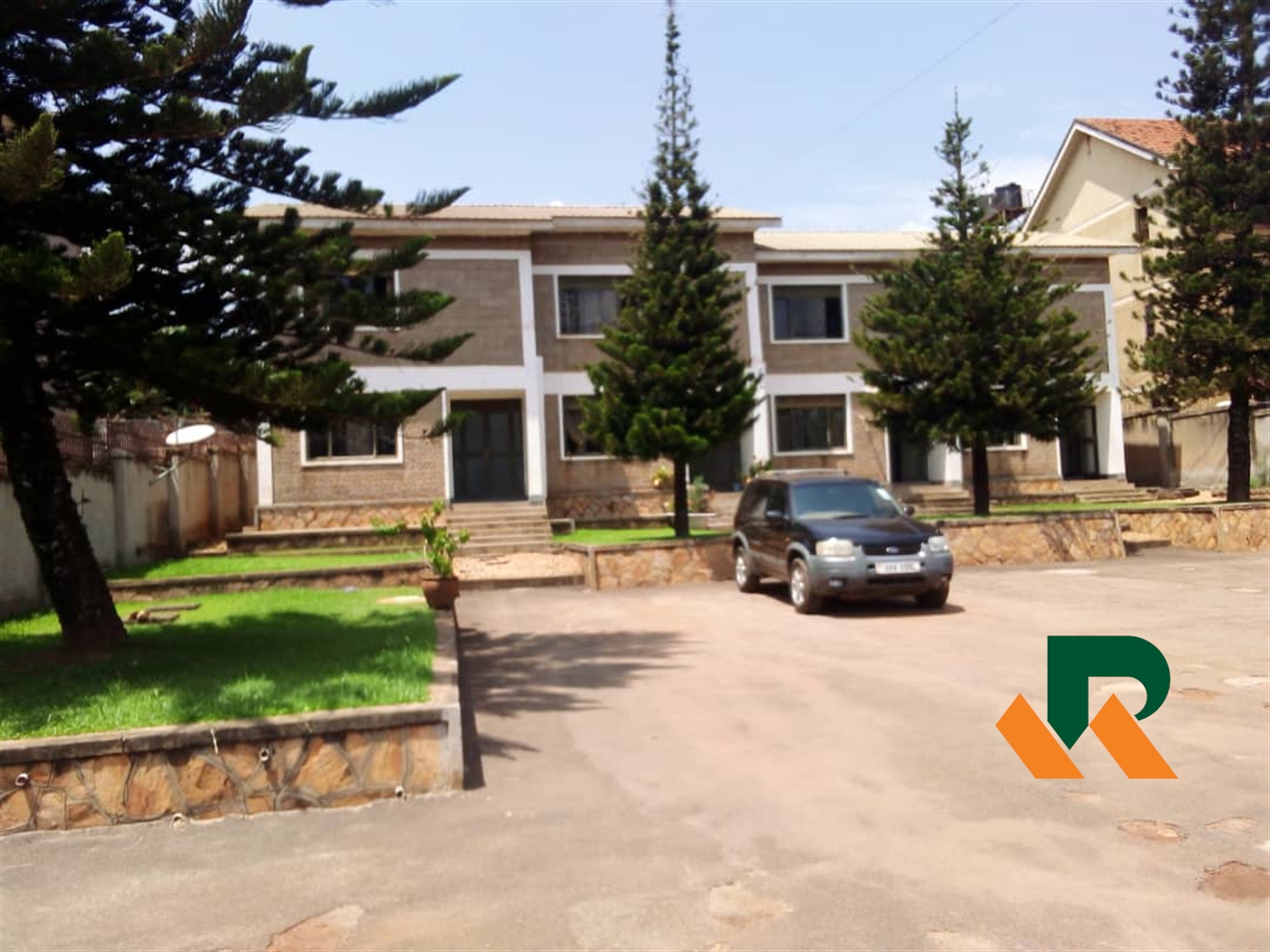 Duplex for sale in Kiwatule Kampala