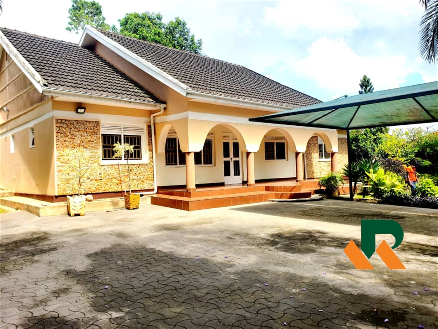 Bungalow for sale in Muyenga Kampala