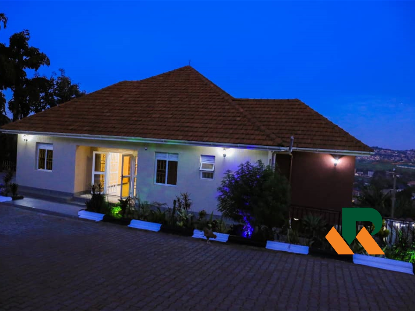 Storeyed house for sale in Bunamwaaya Wakiso