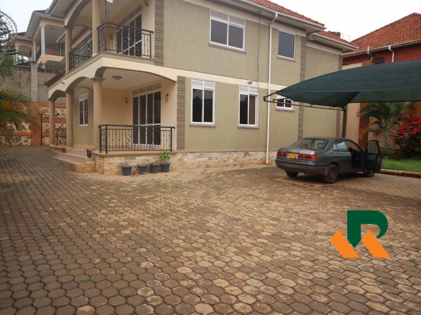 Storeyed house for rent in Muyenga Kampala