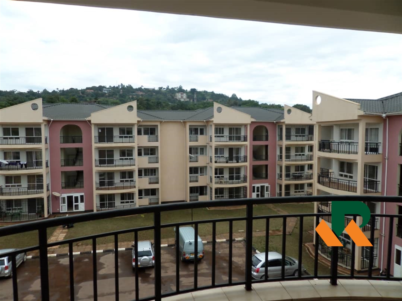 Apartment for sale in Bugoloobi Kampala