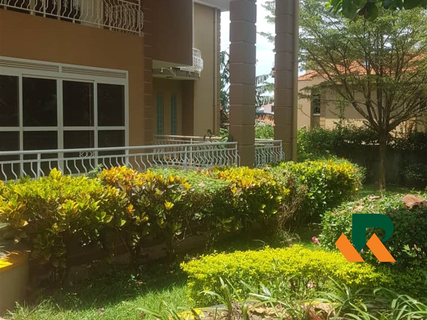 Storeyed house for rent in Lubowa Wakiso