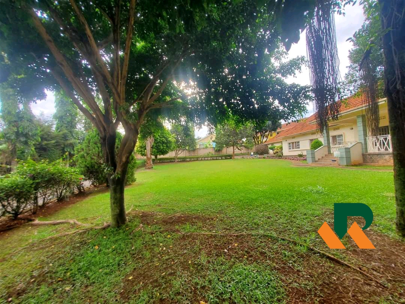 Bungalow for rent in Muyenga Kampala