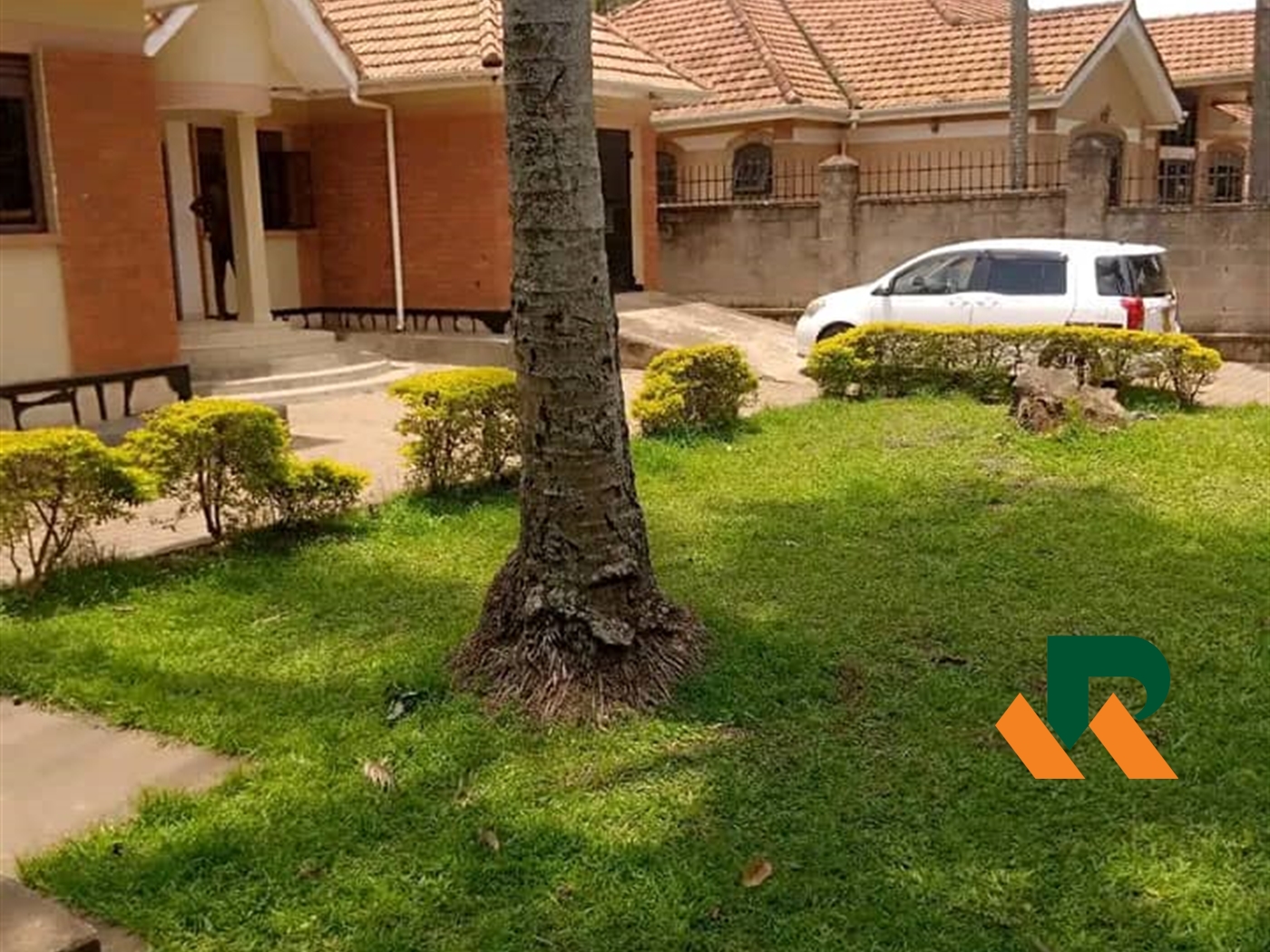 Bungalow for sale in Kirinya Wakiso