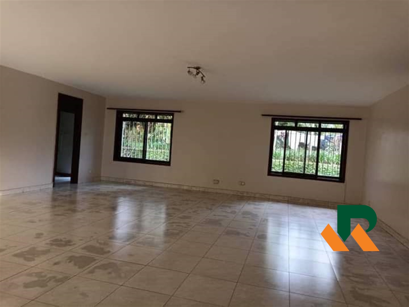 Storeyed house for sale in Bugoloobi Kampala