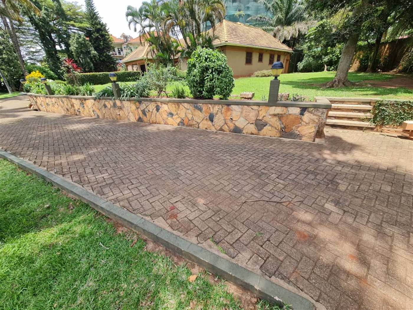 Residential Land for sale in Kololo Kampala