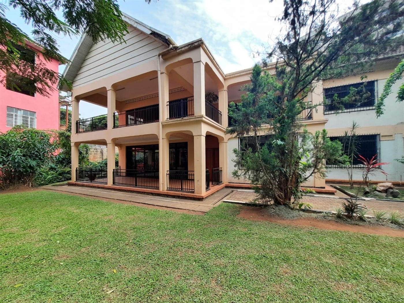 Storeyed house for rent in Kololo Kampala