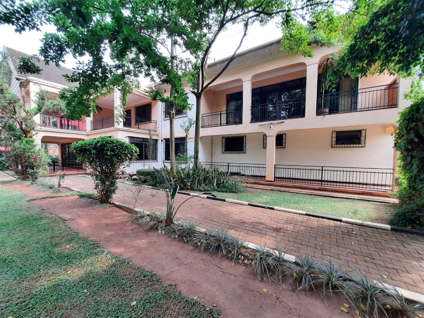 Storeyed house for rent in Kololo Kampala