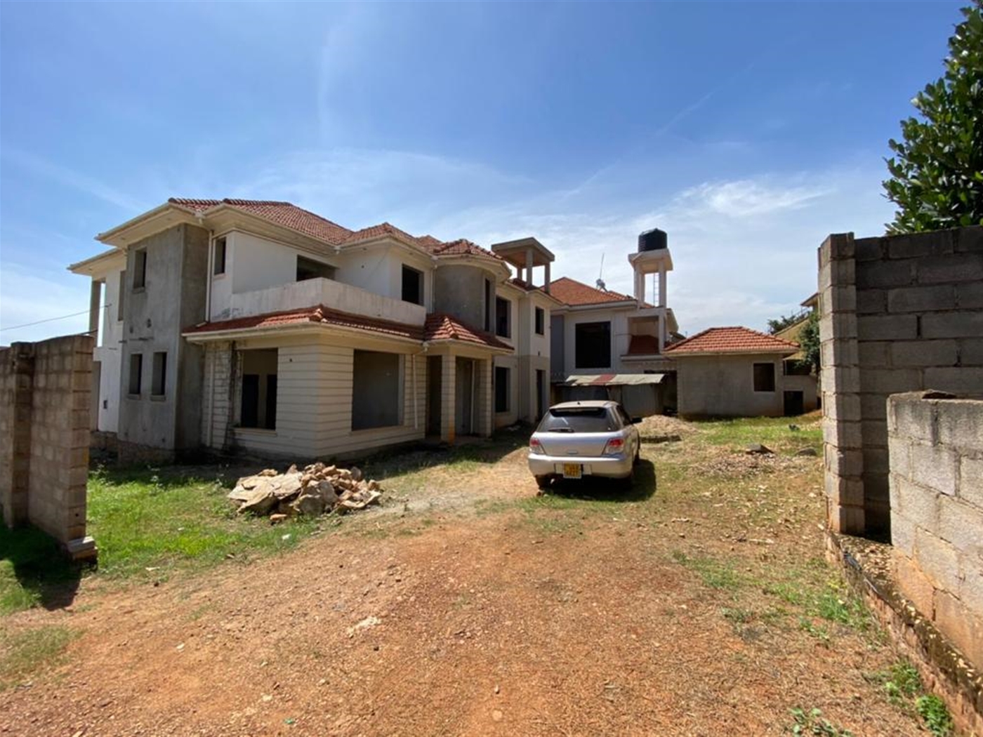 Shell House for sale in Kiwaatule Kampala