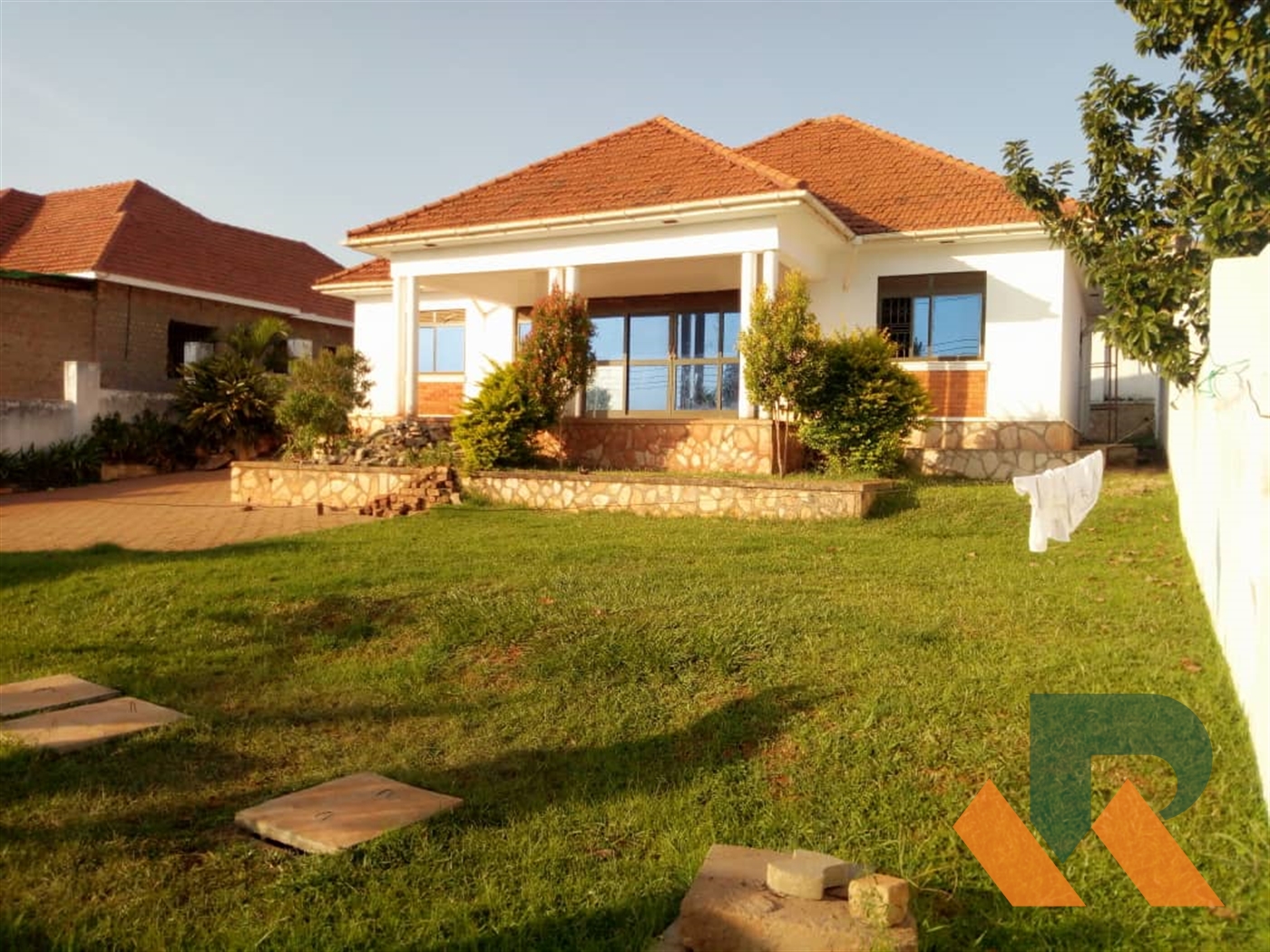 Bungalow for sale in Bwebajja Wakiso