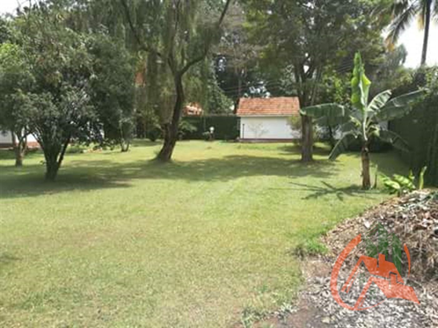 Bungalow for sale in Bugoloobi Kampala