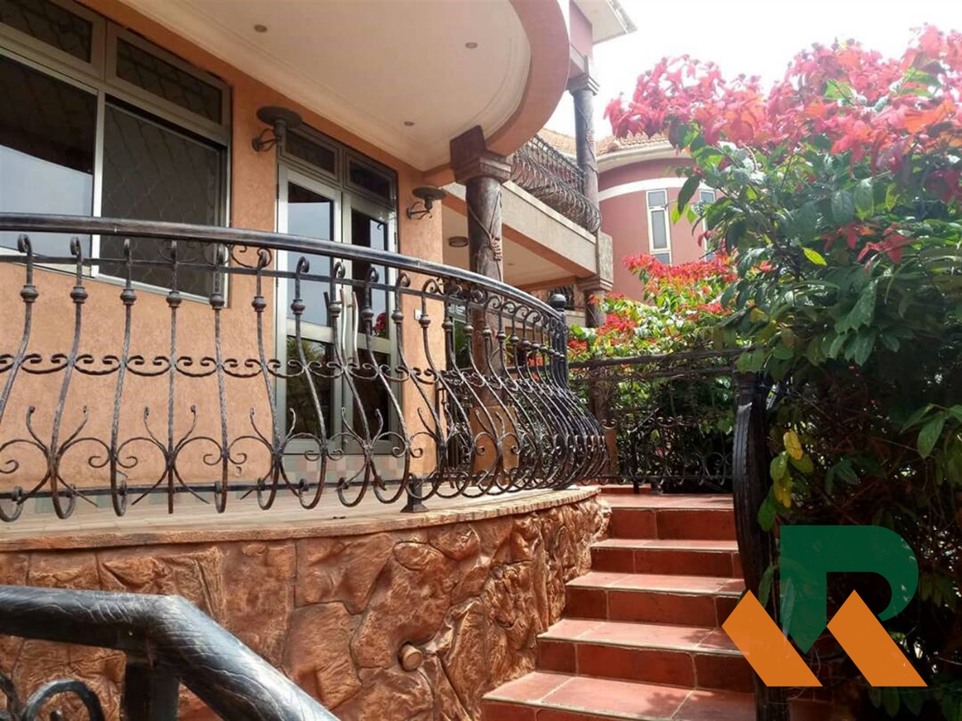 Duplex for rent in Kisaasi Kampala