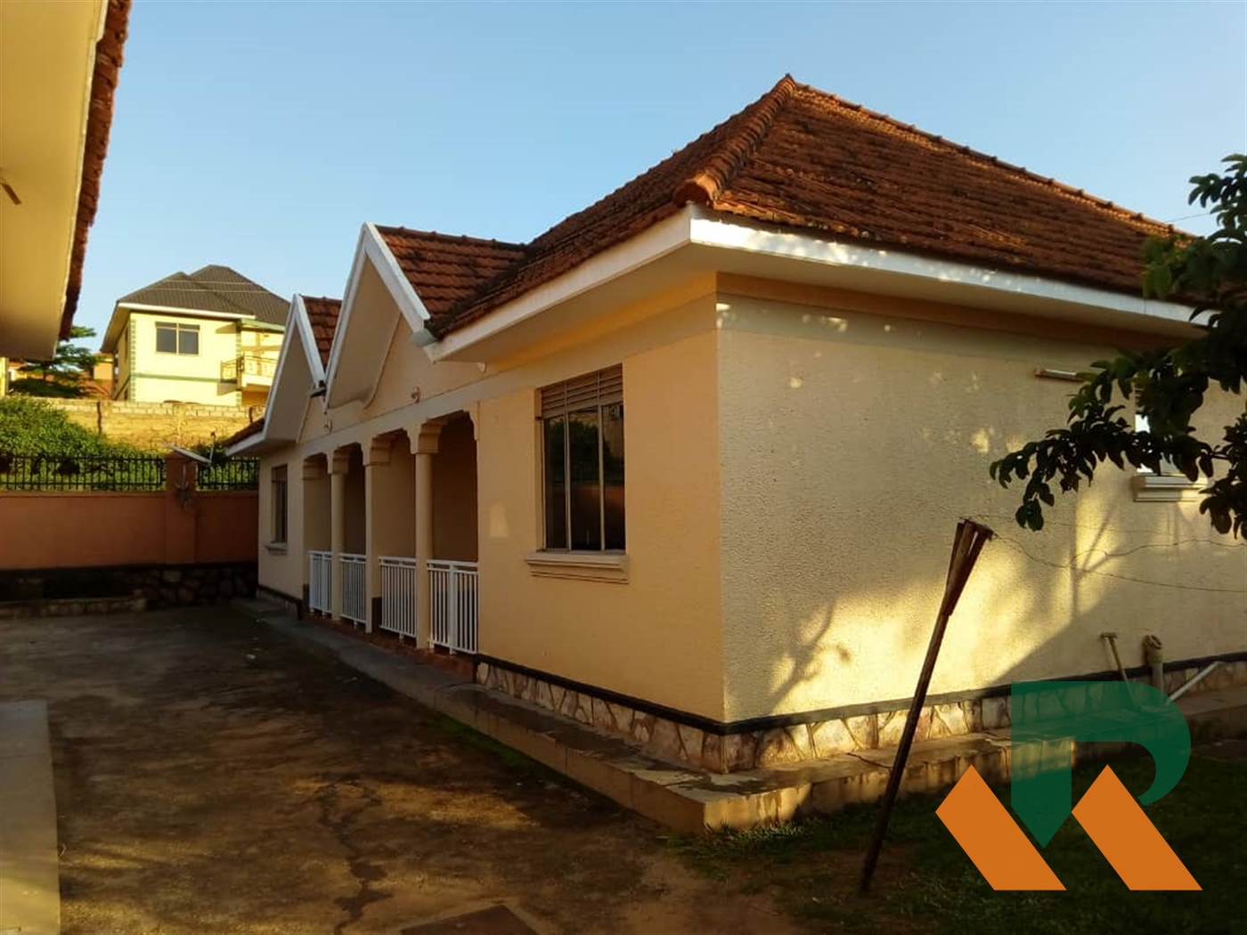 Semi Detached for rent in Kiwaatule Kampala