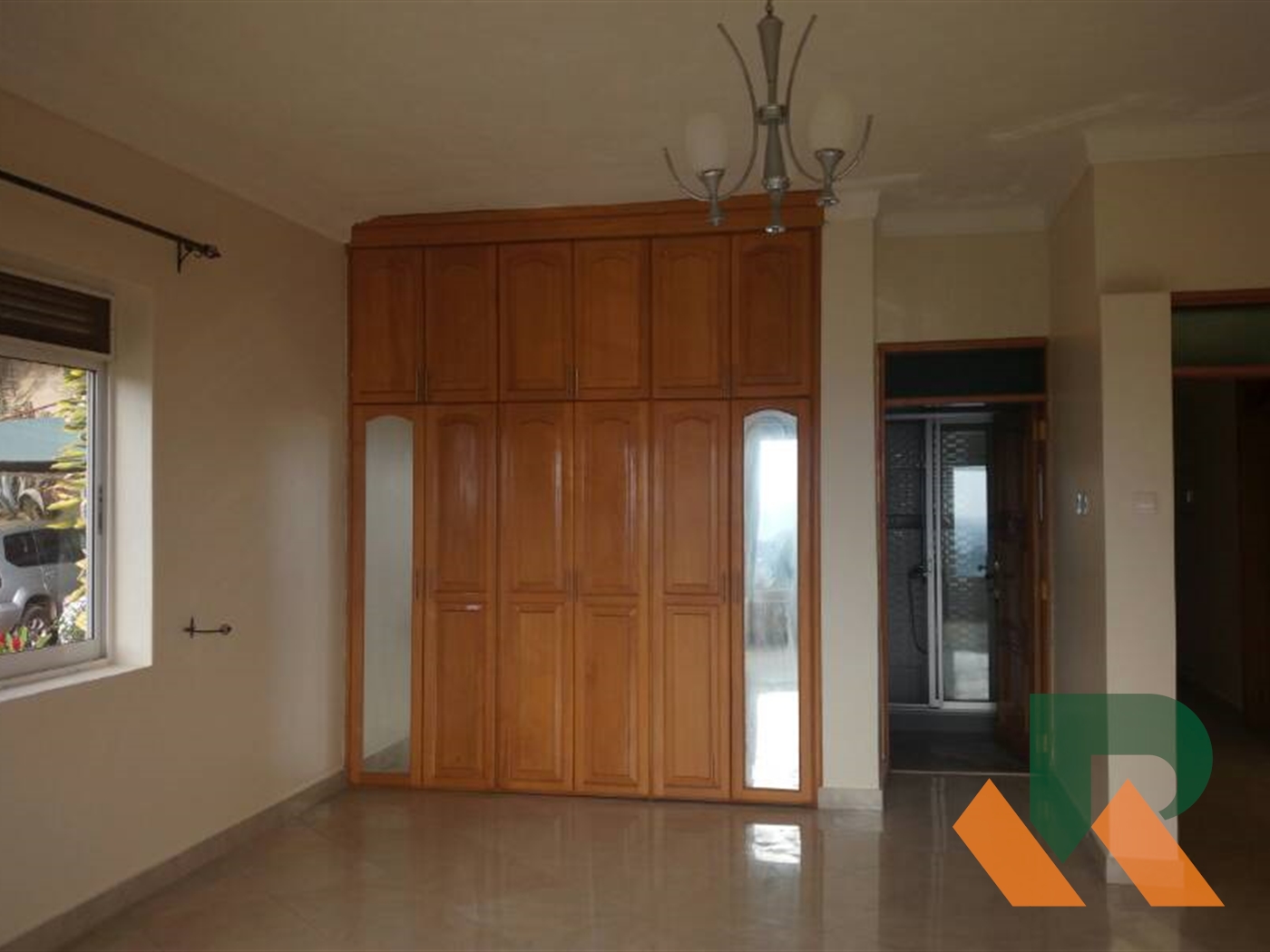 Duplex for rent in Mutungo Kampala