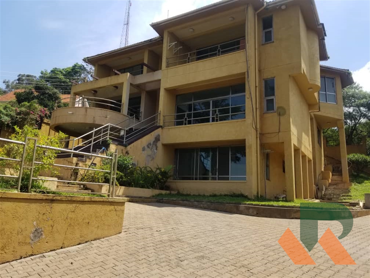 Maisonette for sale in Kololo Kampala