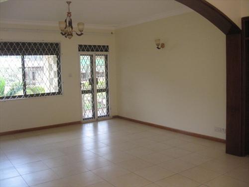 Bungalow for rent in Kololo Kampala